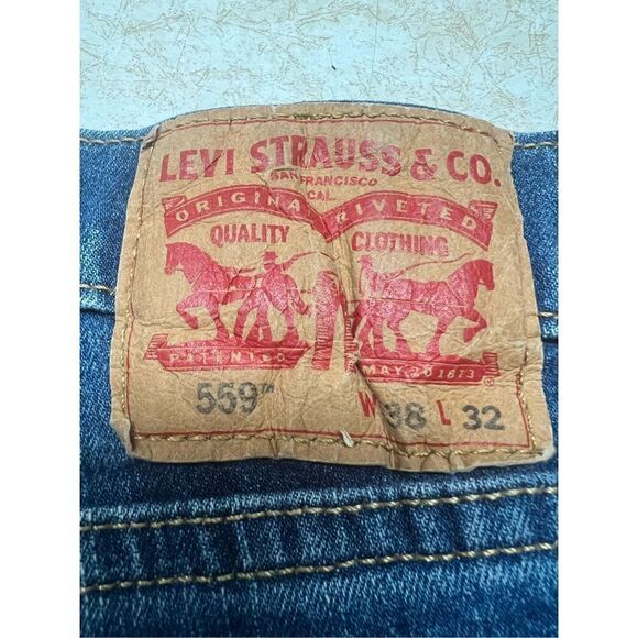Levi 559 Men’s Relaxed Fit  Jeans Sz 38/31 - Picture 3 of 6